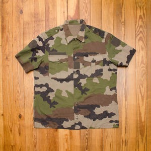 Vintage Camouflage Shirt Size XL 43-44 M81 Woodland Pattern Short Sleeve Camo Button Up Top Military Clothing Hunting Gear Streetwear Style