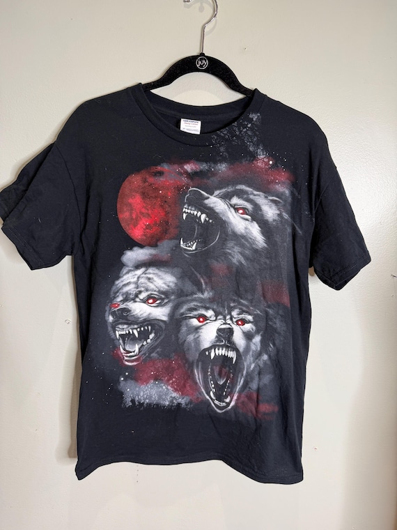 Vintage Wolf Wolves Grapic T shirt Metal Hipster Medium Blood Moon
