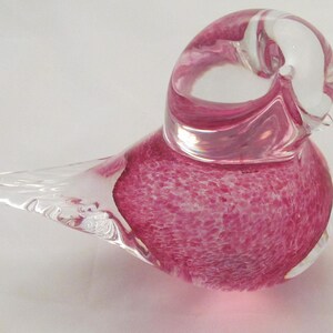 Vintage Glass Bird Paperweight Figurine – Pink Speckled Cutie with Clear Tail