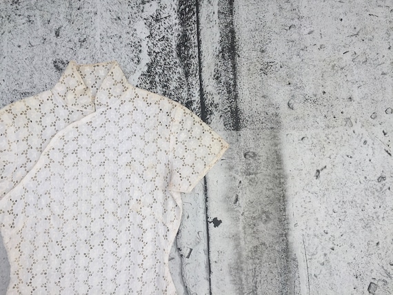 eyelet / mandarin collar / 1960 / Top / Blouse / c