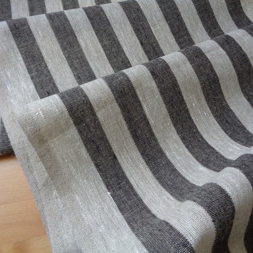 Striped Linen Table Runner; Ecru Gray &Black Pure Linen Runner 19"x 60"/ 78"/ 80"/ 100"/ 118 » Rough Linen Table Cover. Coureurs personnalisés