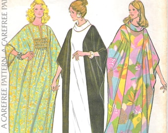 1970s Misses' CAFTAN ~ Vintage Sewing Pattern ~ McCall's 3617 ~ Size Small 8-10 Roll Collar ~ Front Vent ~ Lounge Wear ~ Loose-fitting UNCUT