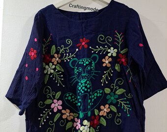 Women blouse with tiger embroidery