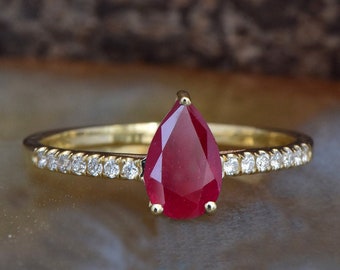 Ruby ring antique-Gold Ring-1 ct Ruby Engagement Ring-Promised ring-Ruby ring-Pear shaped Ruby-Ruby ring vintage-Ruby engagement rings