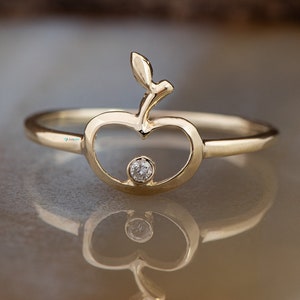Unique and Elegant 14k Yellow Gold Apple Ring with Diamond Stone, Minimalist Fruit Ring, Fancy Apple Jewelry, Fruit Jewelry, Food Ring