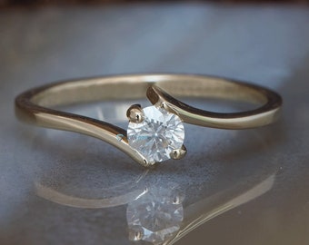 Diamond Engagement Ring-Solitaire ring- 14K Yellow Gold-Small womens ring-Wedding Jewelry-Promise ring-Wedding&engagement-Bridal Jeweler