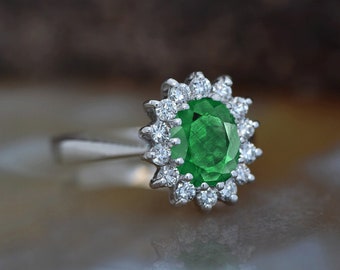 Emerald Engagement Flower Ring, White Gold Emerald Ring, Emerald Diamond Ring, Emerald Jewelry, Real Emerald Ring for Women, Nature Inspired