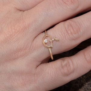 Unique and Elegant 14k Yellow Gold Apple Ring with Diamond Stone, Minimalist Fruit Ring, Fancy Apple Jewelry, Fruit Jewelry, Food Ring