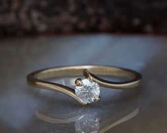 Diamond Engagement Ring-Solitaire ring- 14K Yellow Gold-Small womens ring-Wedding Jewelry-Promise ring-Wedding&engagement-Bridal Jeweler