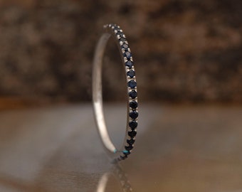 Alliance diamant noir, bague diamant noir demi-éternité, bague empilable délicate diamant noir, bague diamant simple minimaliste