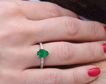 White Gold Emerald Engagement Ring, Tear Drop Emerald Ring, Pear Emerald Ring, Emerald Jewelry, Emerald Diamond Engagement Ring, Solid Gold