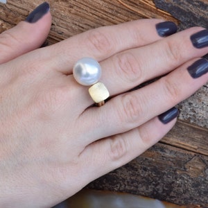 Gold Pearl Ring-Pearl ring-Yellow gold ring-Wedding -Art nouveau ring-Anniversary present-For her birthday-White Pearl Statement Ring