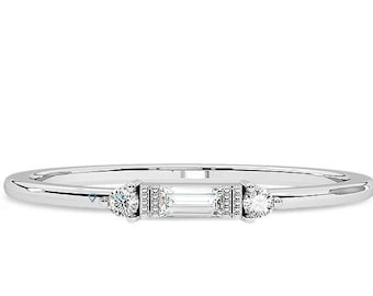 Dainty 14k / 18K Diamond Wedding Ring, Simple Diamond Wedding Band, Solid Gold Baguette Diamond Ring, Stacking Diamond Ring, Gift For Wife