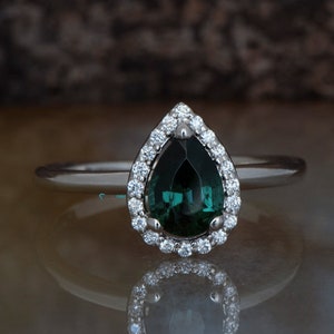 Green sapphire ring-0.60 ct Blue Sapphire Engagement Ring-Vintage ring-Blue green sapphire ring-Sapphire halo engagement ring-Promise ring