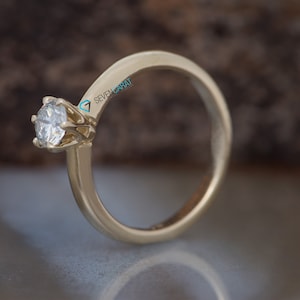 Classic round engagement ring-Solitaire diamond ring-Solitaire 6 prong-Solitaire ring 0.30 ct-Dainty Round Cut Solitaire Engagement