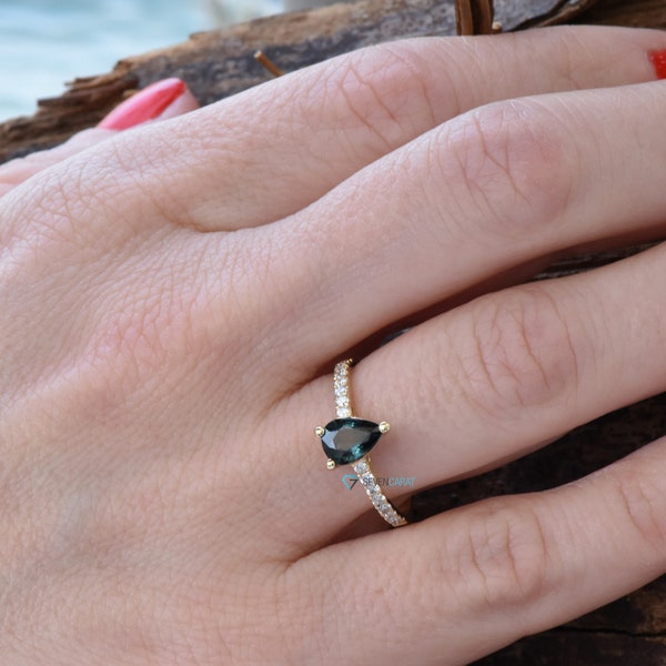 Tourmaline engagement ring-Green tourmaline ring-Anniversary present-Promised ring-Vintage engagement ring-Solid gold ring-Tiara ring