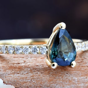 Diamond ring with Sapphire-Blue Sapphire-0.70 ct Blue Sapphire Engagement Ring-Yellow Gold Engagement Ring-Green Sapphire-Anniversary ring