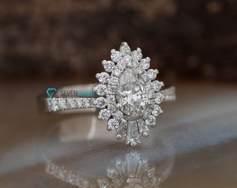 Gatsby Ring, Vintage Style Diamond Engagement Ring, Art Deco Diamond Jewelry, Pear Diamond Engagement Ring, Luxurious Engagement Ring