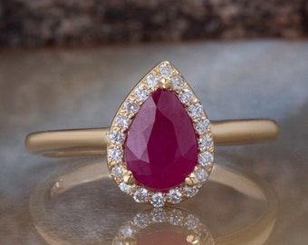 Ruby ring antique-Gold Ring-1 ct Ruby Engagement Ring-Promised ring-Ruby ring-Pear shaped Ruby-Ruby ring vintage-Ruby engagement rings