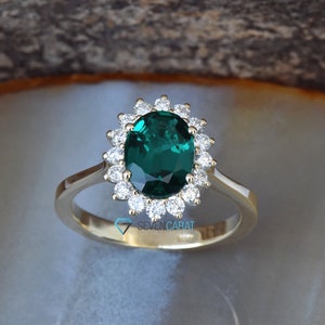 Green Emerald Engagement Ring 2 Carat diamond Ring With Emerald-green ...