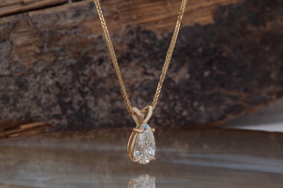 Teardrop diamond 2024 necklace gold