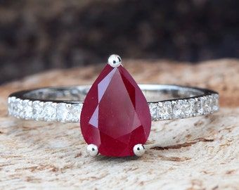 Ruby ring antique-Gold Ring-1 ct Ruby Engagement Ring-Promised ring-Ruby ring-Pear shaped Ruby-Ruby ring vintage-Ruby engagement rings