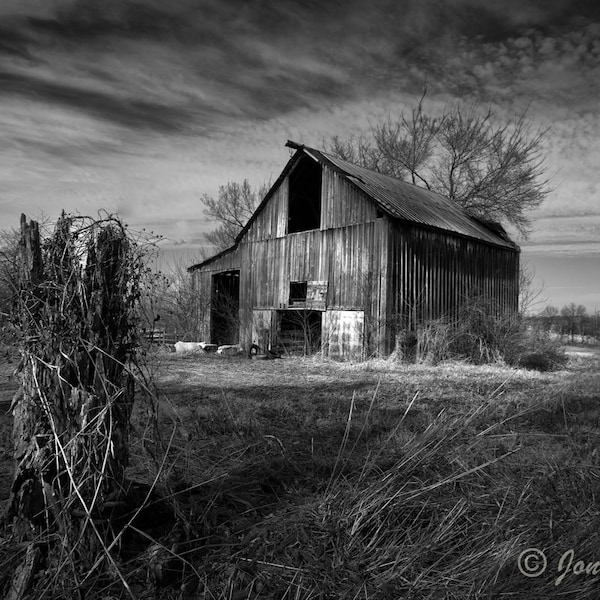 Barn photography, Barn photo, Rustic Barn, old barn , barn home decor, rustic - Fine Art Photography - Black & White