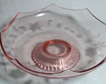 Federal octogan console bowl with etched flowers, Pink Depression Glass, footed base