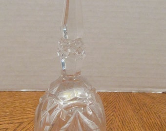Cut crystal bell with rose design and diamond point handle