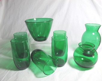 Anchor Hocking Forest Green glaswware, 10 oz tumblers, ice bucket, and 2 small vases, Depression Glass, lot of 8