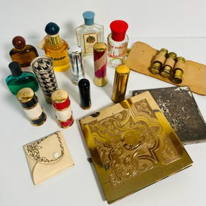 Lot of Vintage Lip Stick Tubes, Compacts, and Perfume Samples