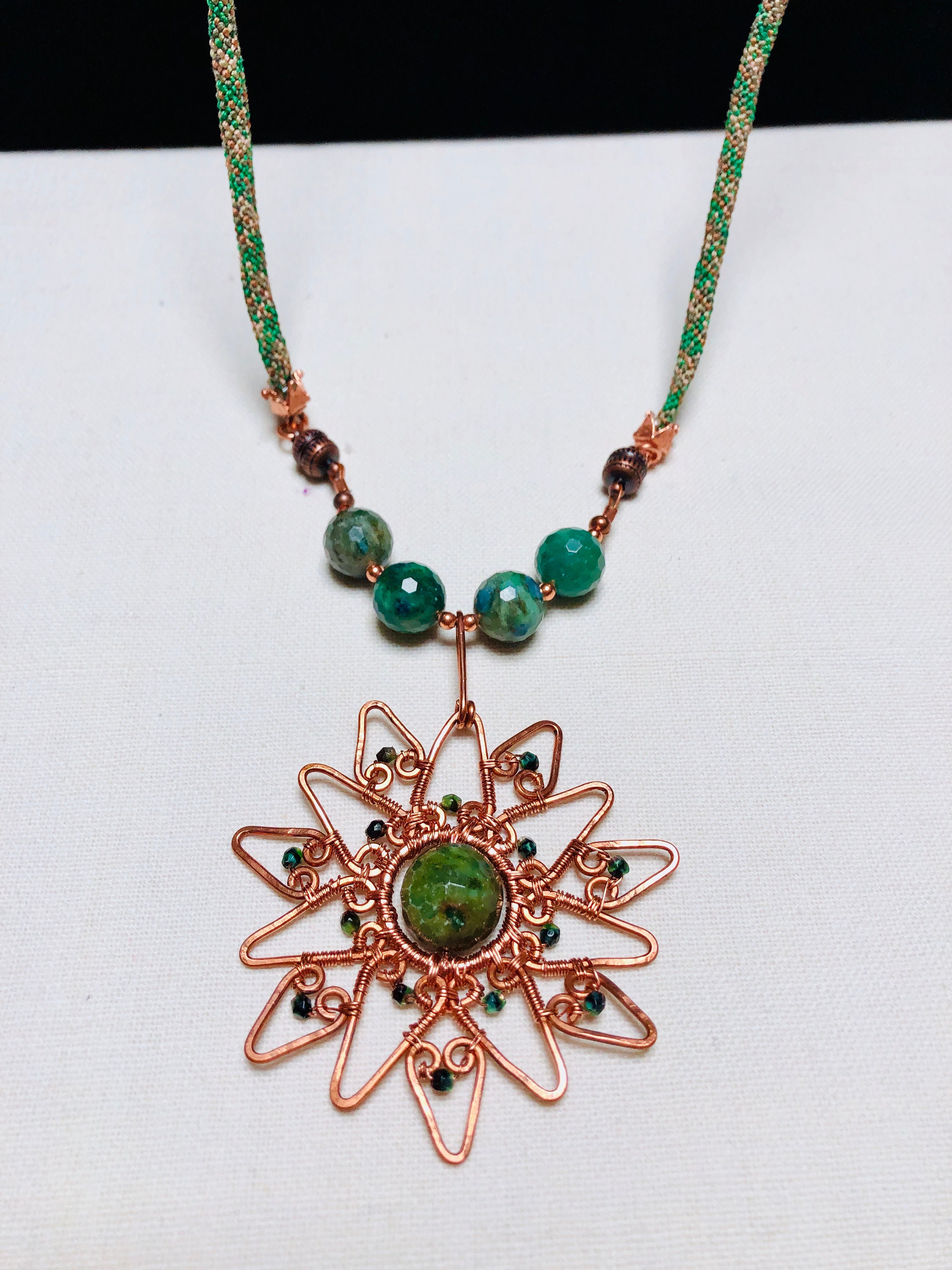 Colgante de flor de cobre envuelto en alambre grande con | Etsy