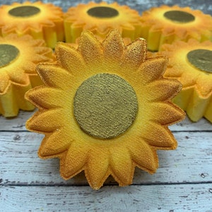 Sunflower Bath Bomb, Bath Bomb, Bath Fizzy, Wildflower Bath Bomb, Sunflower, Gifts for Her, Gifts for Mom, Mothers Day Gift, Yellow Bath Bom