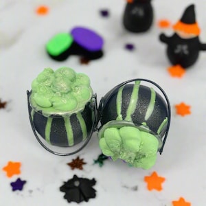 Cauldron Bath Bomb | Handmade Halloween Bath Bomb | Caramel Apple Scent | Surprise Colors & Bubble Bath Frosting | Spooky Gift for Kids