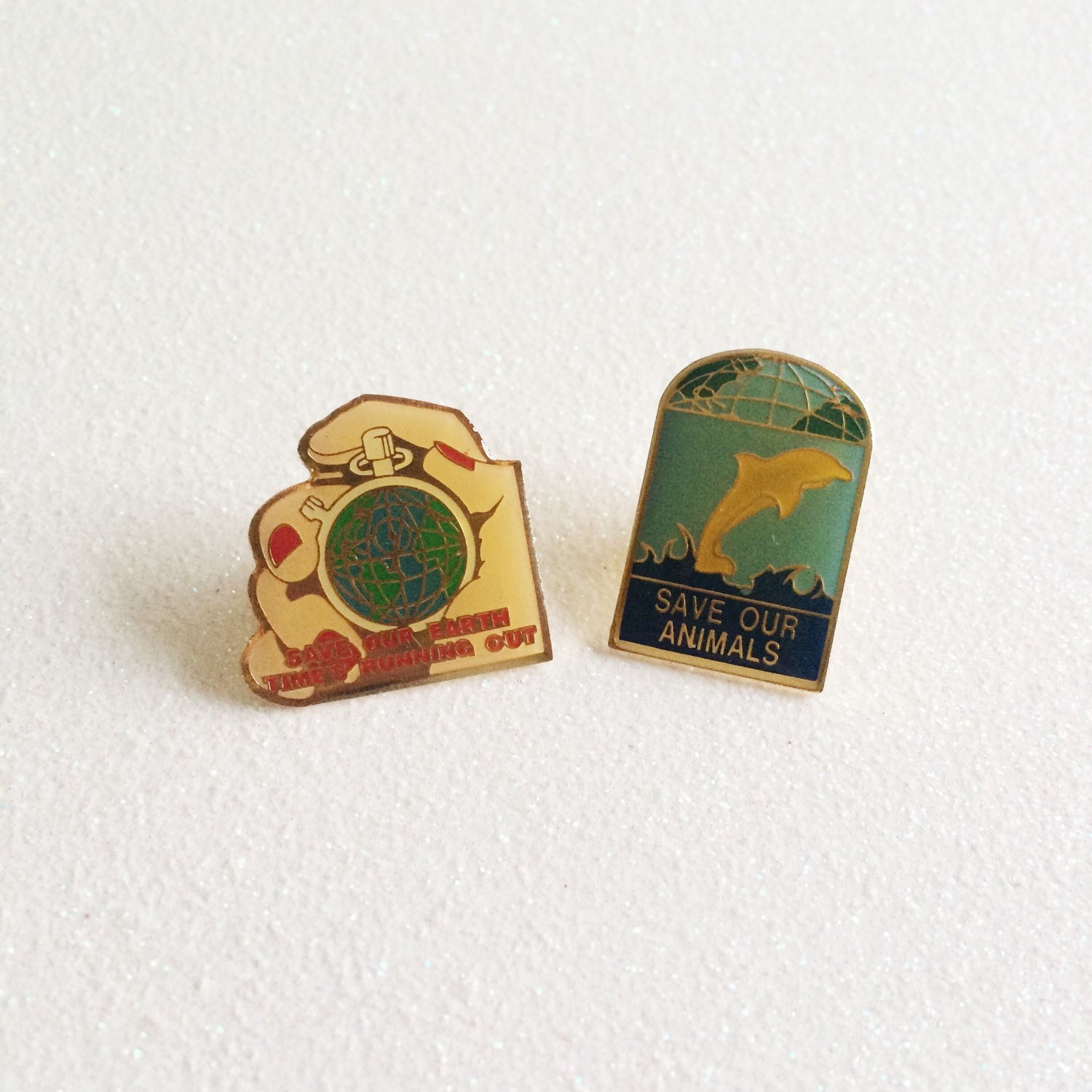 VTG Save Our Animals  / Save Our Earth Pins
