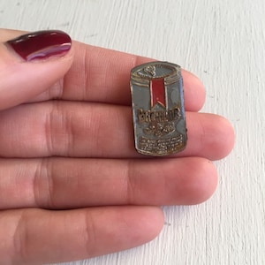 VTG 80&#39;s Michelob Light Beer Pin