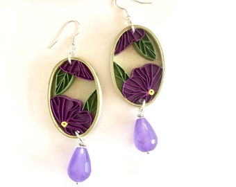 Oval quilling paper earrings with pansies and purple jade jewels, ecogioiello, paper flowers