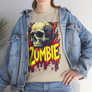 Maglietta con grafica Zombie, maglietta unisex in cotone spettrale, abbigliamento per Halloween, regalo per gli appassionati di horror, abbigliamento da festival, top unico