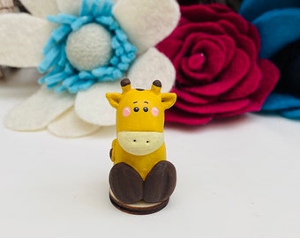 Giraffe gifts, giraffe figurine, giraffe ornament, keepsake gift, polymer clay animal, small gift ideas, thinking of you.