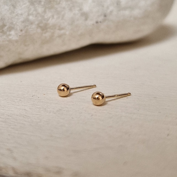 9ct ball studs 9ct ball studs