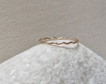 9ct solid gold wiggle ring, 9k gold wave ring