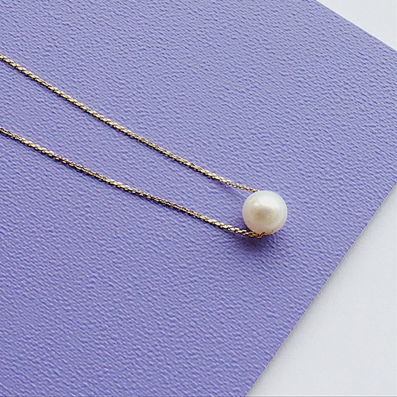 Dainty 9 carat gold floating pearl necklace, minimalistic gift for her, solid gold jewelry, freshwater pearl necklace, June birthstone gift image 3