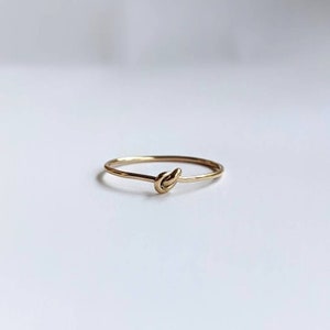 Recycled 9ct gold knot ring, solid gold love knot ring, real gold Alzheimer's knot ring, dainty promise ring, thin friendship knot ring