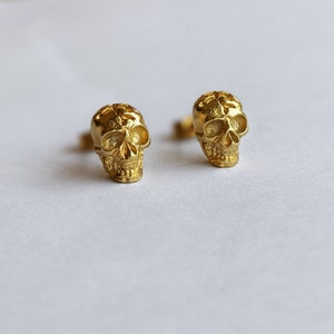 Gold skull stud earrings, dainty skull studs, 9ct gold unique earrings, mini skull memento earring, gold gothic jewellery, Halloween jewelry