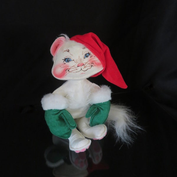 AnnaLee Anna Lee Mobilitie 1989 Hand Painted Posable Christmas Collectible White Cat Kitty w/Geen Mittens and Red Hat Plush Doll Stuffed
