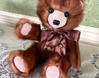 Signiertes Sammlerstück Teddybär von Kathy Bindert für Bear Mountain Teddy Bear Company Muskrat Baby Bear 1998