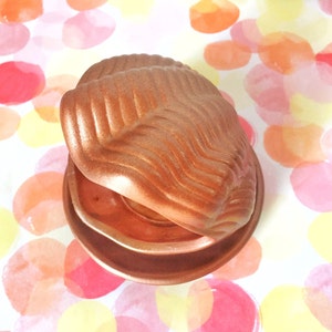 Ceramic Copper Shell,Trinket Keeper with Plate,Beach House Decor. Nautical Home Decór,Retro Copper Shell Display, Copper Shell Soap Dish