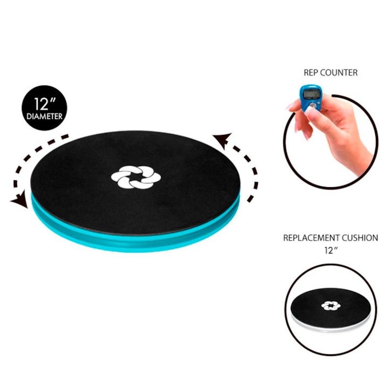 Op de afbeelding: Een zwarte en blauwe oefenschijf met een diameter van 30,5 cm met een wit bloemenontwerp. De schijf wordt gebruikt voor core-versterkende en evenwichtsoefeningen. Een kleine blauwe digitale teller is inbegrepen om herhalingen bij te houden.