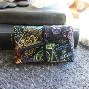 SMALL - Lenormand Tarot Orakel Spielkarten Deck Wickeltasche - Tarot Karten in Regenbogenknochen Sterne Kristalle - Alles Schwarze Futter