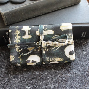 KLEINE Lenormand Tarot Orakel Spielkarten Deck Wickeltasche - Schwarz Grau Skulls Kerzen Goth Halloween